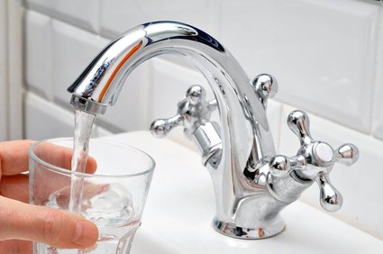 Du lithium dans l’eau potable pour lutter contre le suicide ?